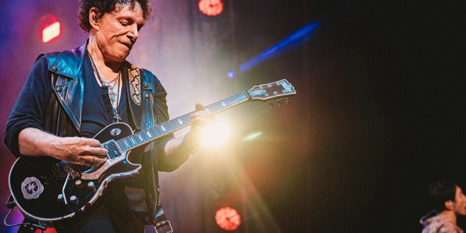 Neal-Schon-of-Journey-billboard-pro-1260